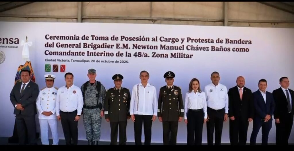 Asiste gobernador Américo Villarreal a toma de protesta del comandante interino de la 48 Zona Militar
